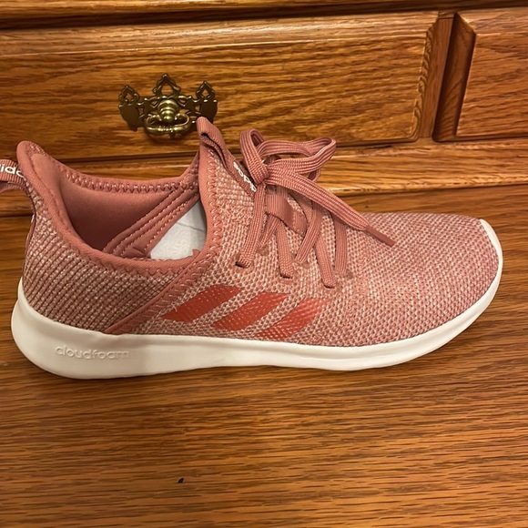 Adidas Tennis Shoes - Picture 5 of 9